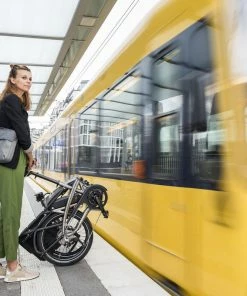 Tern Vektron S10 - 2022/2023 -Vélos électriques Soldes 2022 tern vektron s10 velo electrique pliant en action 3840x2160